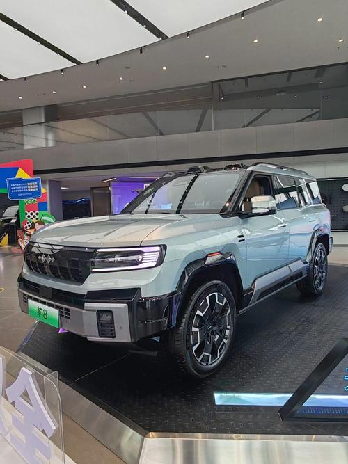 深圳89比亚迪方程豹硬派越野的爆款，英菲尼迪35周年与你共成长